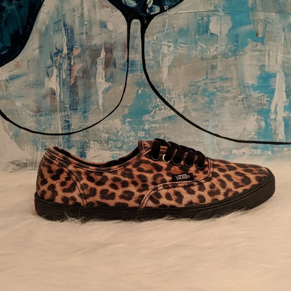 Woman's Vans Size 6.5./ Men's 5 - Picture 2 of 8